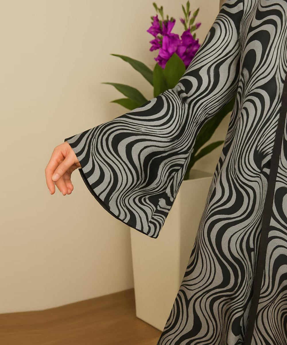 Front Open Abaya Black with Grey Wave Print