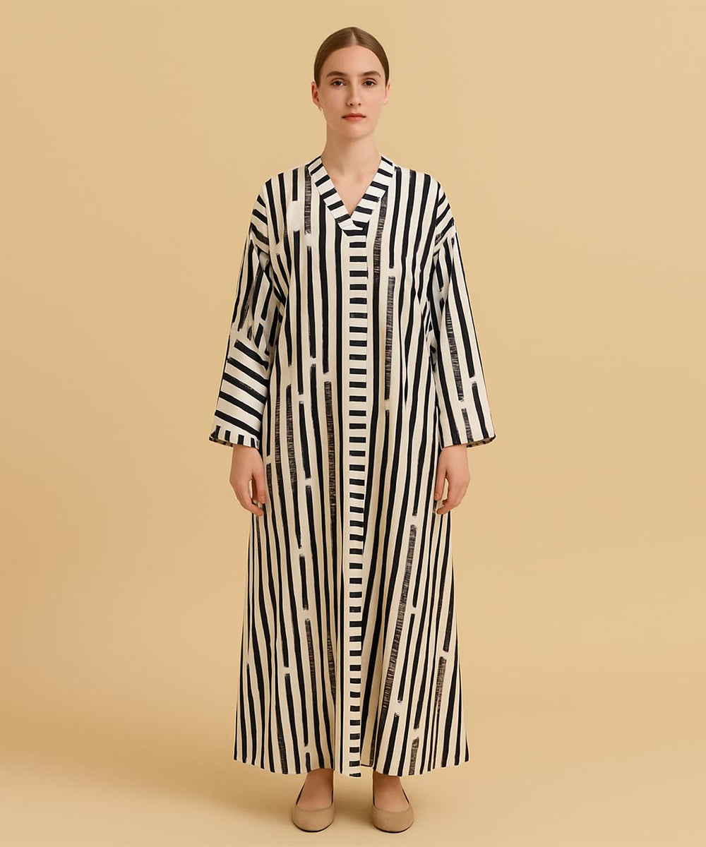 Front Open Abaya White w Bold Black Stripe
